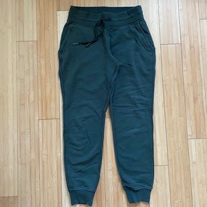 LULULEMON FLEECE JOGGERS SZ 6